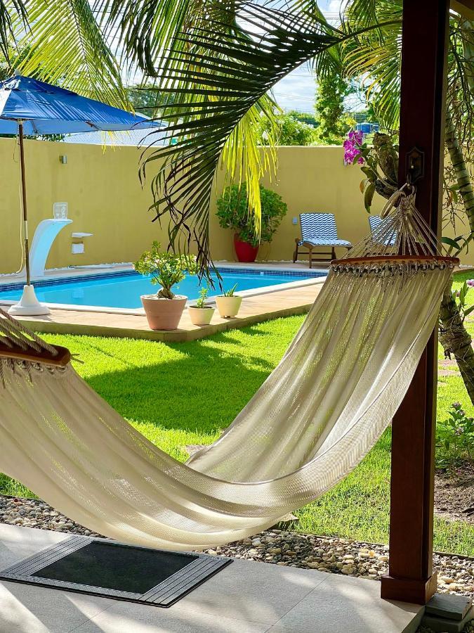 Bangalo De Madeira Em Condominio De Praia Camaçari Екстериор снимка