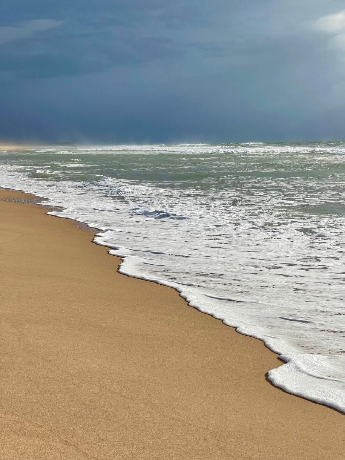 Bangalo De Madeira Em Condominio De Praia Camaçari Екстериор снимка